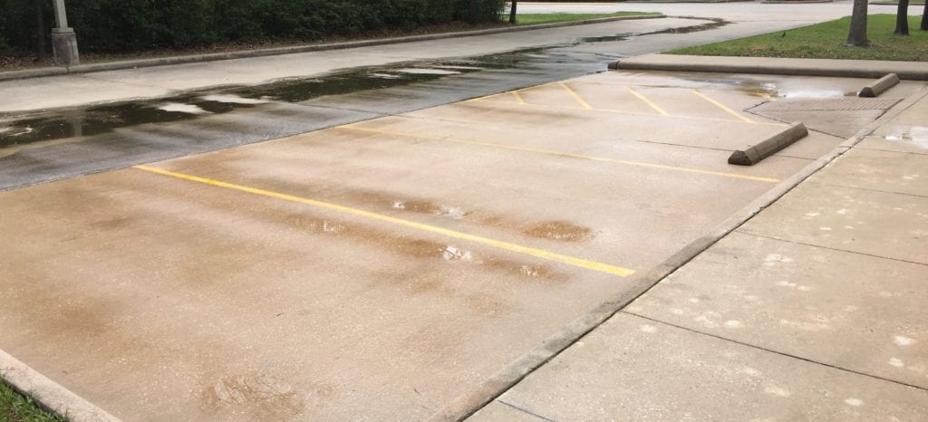 commercial pressure washing and driveway cleaning in cypress tx